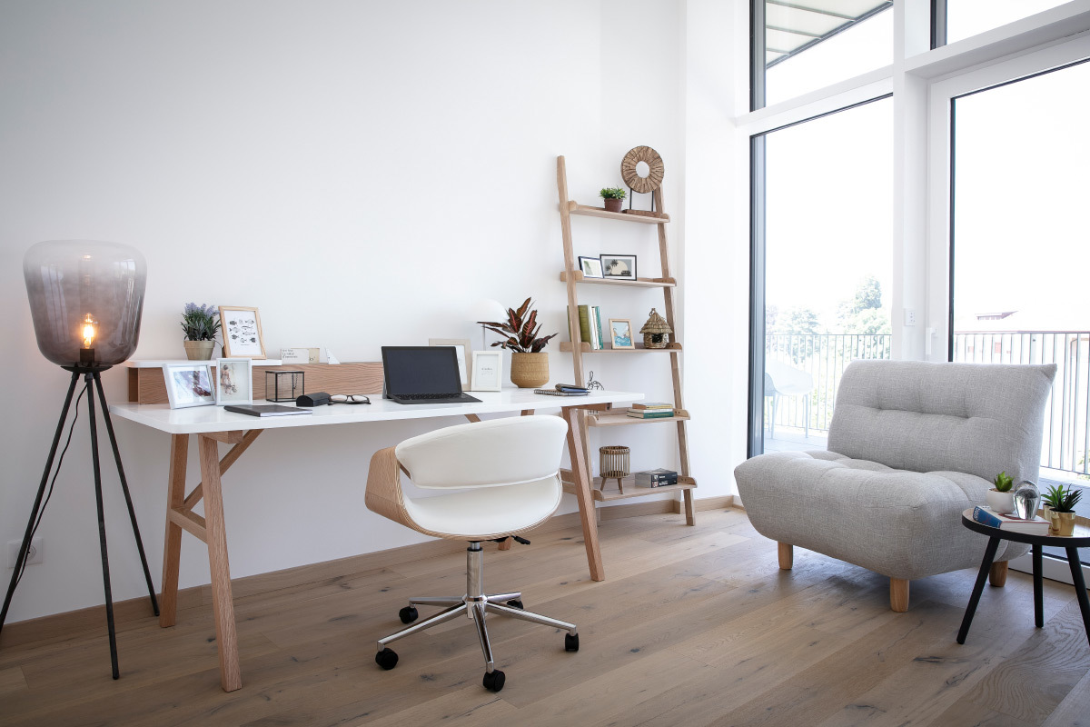 Bureau scandinave bois clair chne et blanc L180 cm TOGARY