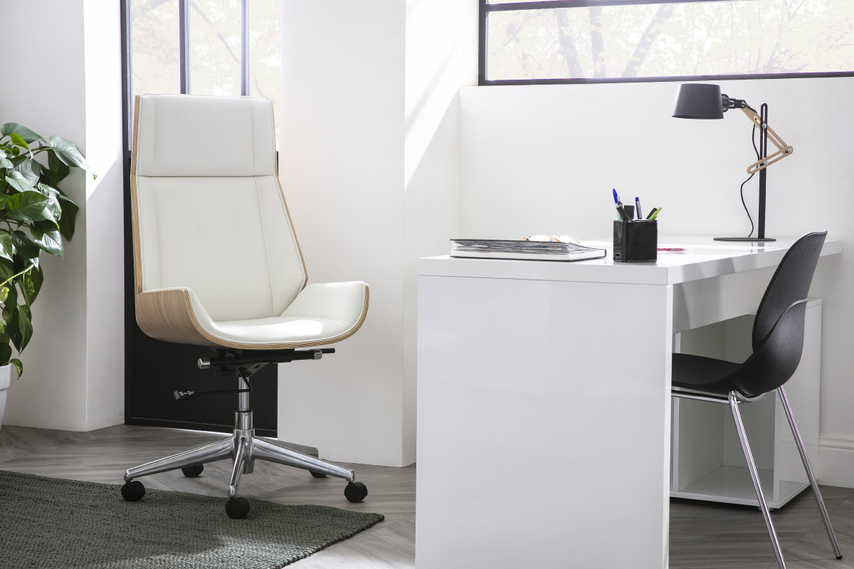 Fauteuil de bureau de direction design blanc, bois clair et acier chrom CURVED